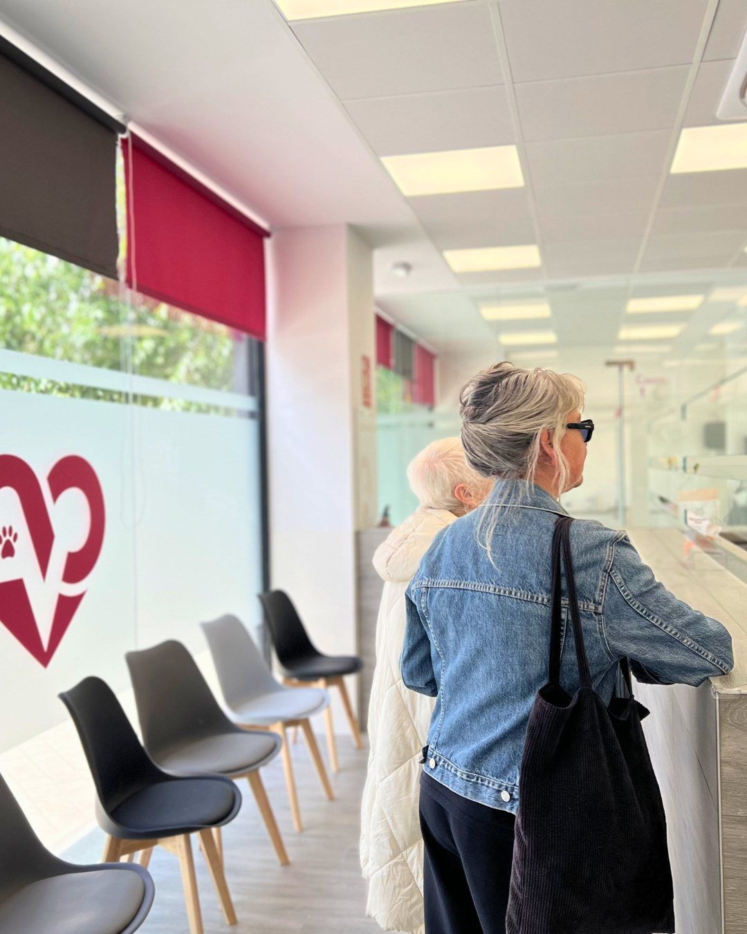 Sala de espera de la clínica veterinaria en Aluche